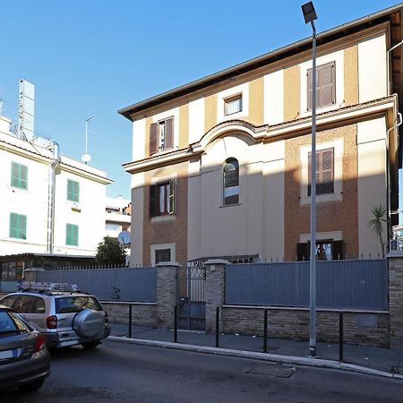 Cornelia - Charme Apartment Rome Buitenkant foto